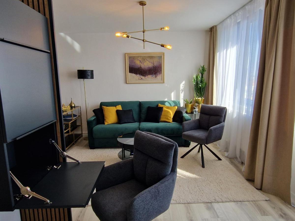 7Thheaven Centre Suite Free Parking In The Building 브라티슬라바 외부 사진